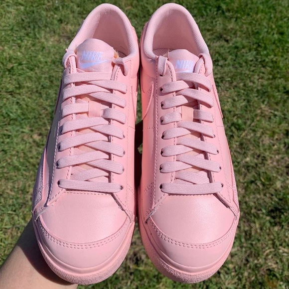NEW NIKE BLAZER LOW PINK - Picture 2 of 3